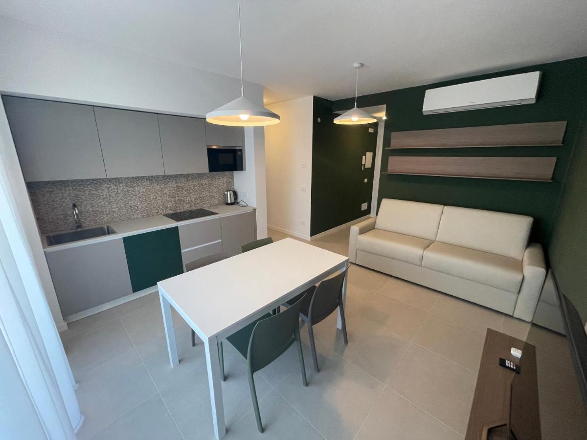 Woody Green Charming Apartments - Agenzia Cocal كاوْرلي المظهر الخارجي الصورة